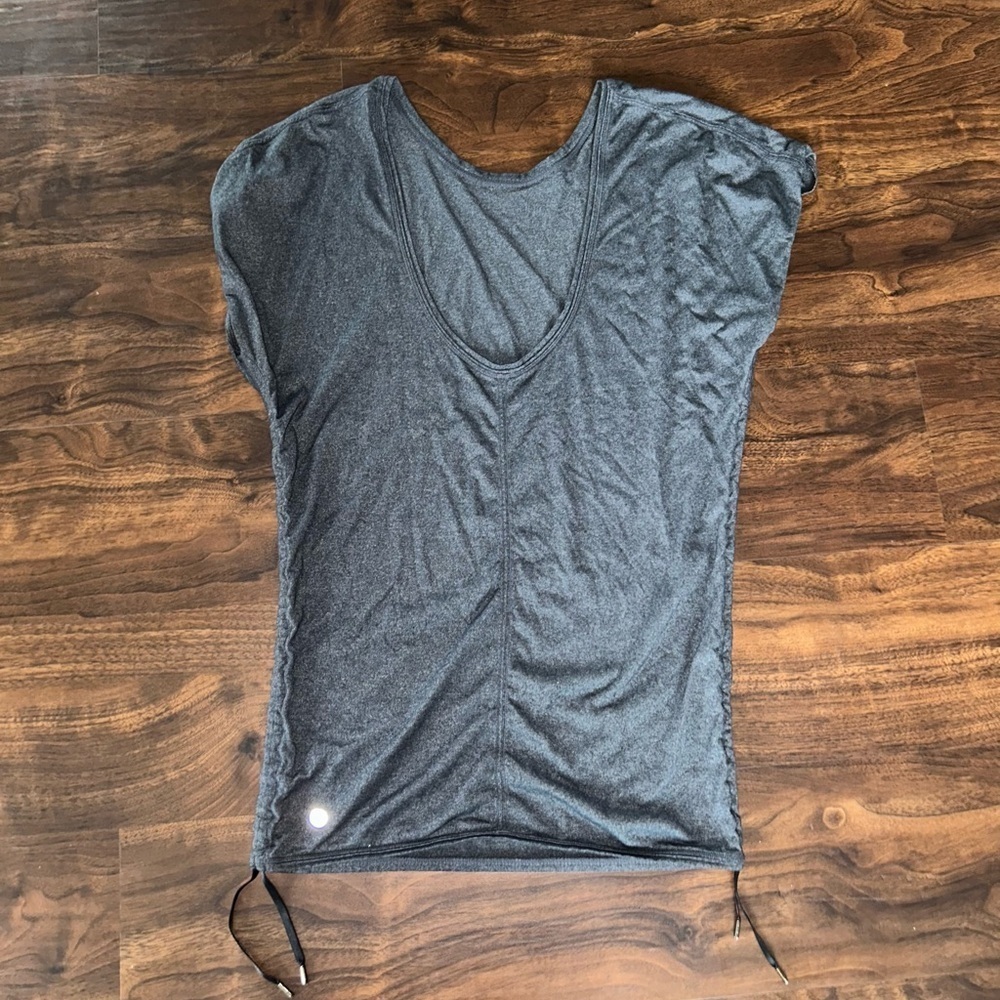 Lululemon Power Class Tee
Side Cinch
Charcoal
Size 8/10 - Picture 5 of 7